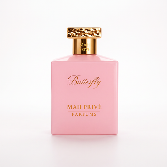 Butterfly, extrait de parfum MAH Privé, flacon rose et capot martelé or sur fond blanc
